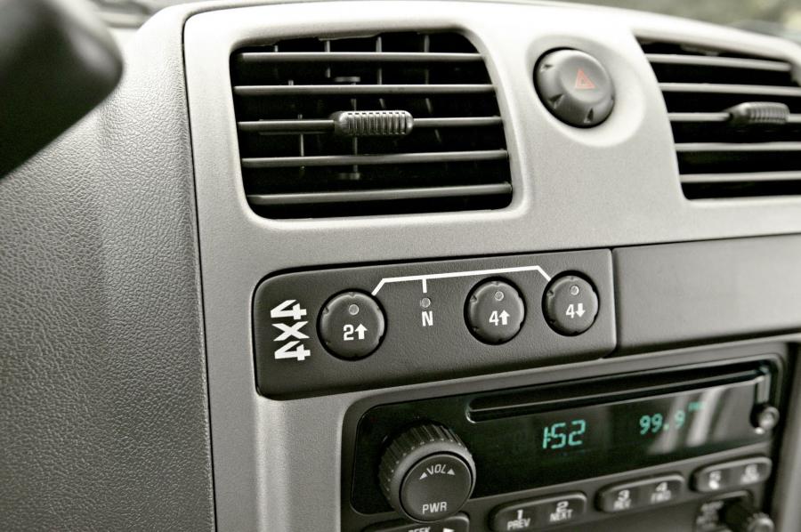  GMC Canyon 2004 года  (фото 36 из 61)